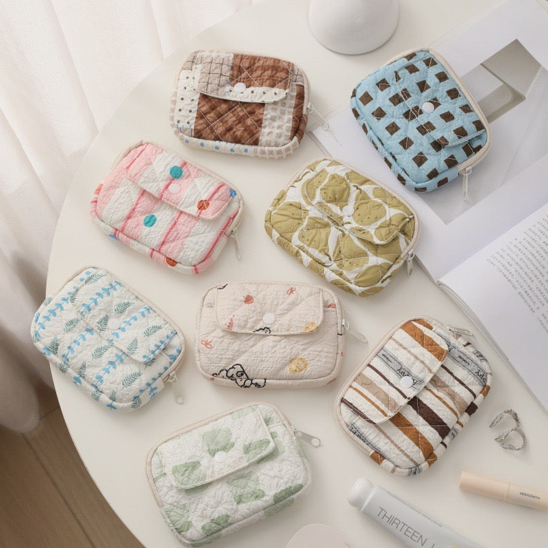 Striped dot quilted pouch | Fluffy and cute makeup pouch, lipstick and accessory storage