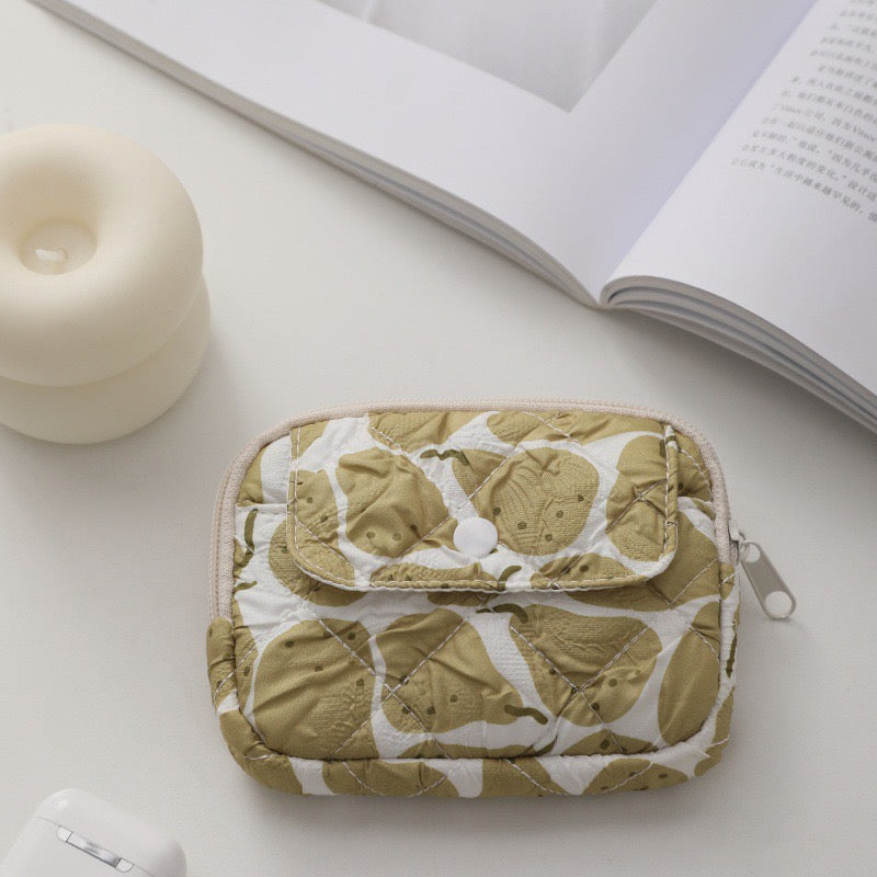 Striped dot quilted pouch | Fluffy and cute makeup pouch, lipstick and accessory storage