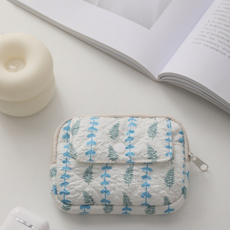Striped dot quilted pouch | Fluffy and cute makeup pouch, lipstick and accessory storage